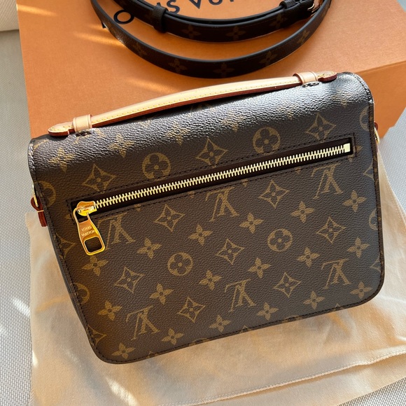 New Louis Vuitton Métis Pochette Monogram NWOT - Picture 3 of 12